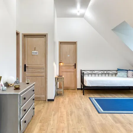 Hébergement de vacances Amazing Home In Venon With Wifi *